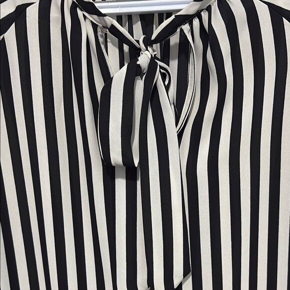 Loft Women's Tie Back Top - Picture 5 of 6